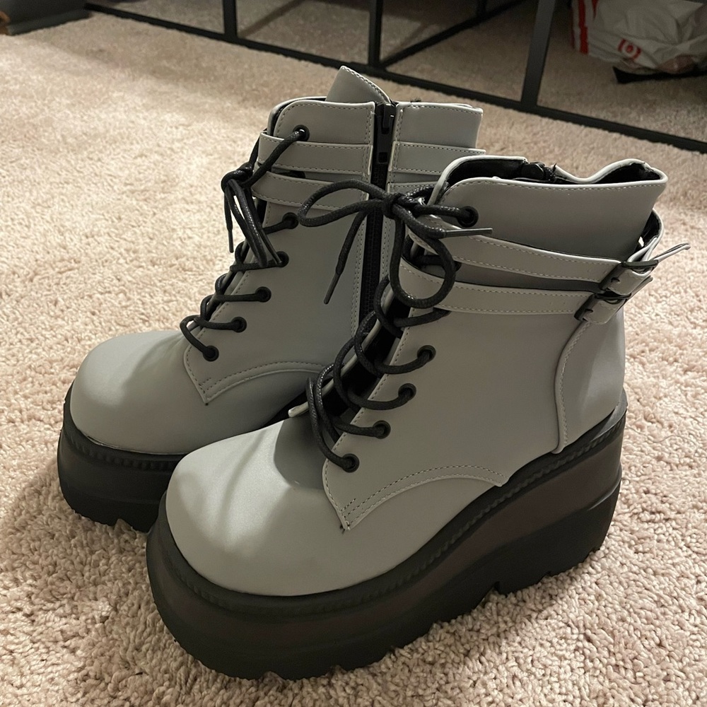 Demonia Technopagan/Shaker Platform Boots Size 9